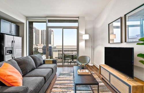 Waller Creek District Apartment | Austin | Modern 1BD/1BA Apartment