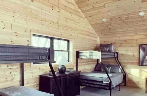 Cassville Apartment | The Hideaway Treehouse