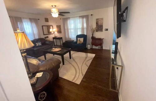 Rosedale House | Awesome Walkable Westwood area Quite Comfy Home!
