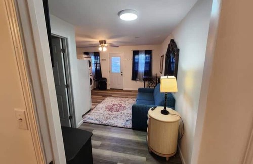 Whitehaven Cottage | Spacious Gated 1 BR Cottage with washer and dryer