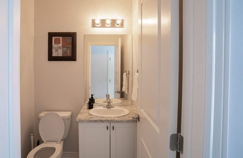 Orillia House | Modern ❤️family retreat❤️ close to all amenities
