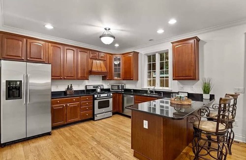 Greenwich House | BEAUTIFUL TOWNHOUSE ON BRUCE PARK 10 MIN WALK TO TRAIN ON GREENWICH AVE