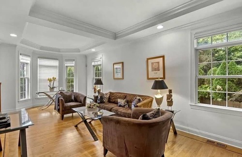 Greenwich House | BEAUTIFUL TOWNHOUSE ON BRUCE PARK 10 MIN WALK TO TRAIN ON GREENWICH AVE