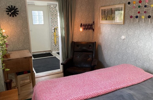 Enskede Apartment | Cosy basement flat in the heart of Tallkrogen - your perfect Stockholm oasis