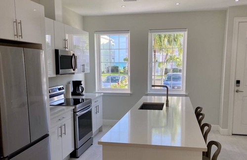 Palm Cay Villa | Cocoplum Villa