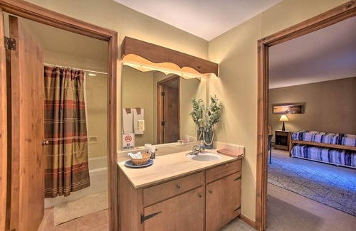 Florissant Cabin | Dawn of Hope Double Room