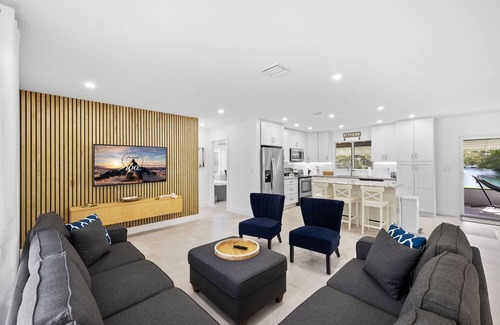 Cutler Bay House | Relaxing Waterfront Family Home