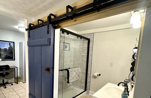 Bristol Apartment | Cozy Studio Apartment within walking distance to downtown.