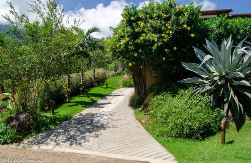 Ilhabela House | Fim de Ano 2023/2024: Próximo à Praia, e com Vista Panorâmica Para o Mar