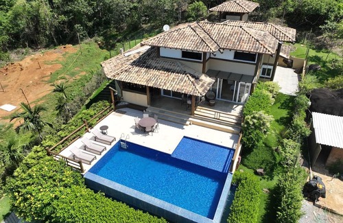 Ilhabela House | Fim de Ano 2023/2024: Próximo à Praia, e com Vista Panorâmica Para o Mar