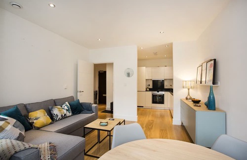 St. Helen's Apartment | Fantastic one-bed apartment in a modern development next to Portobello Road