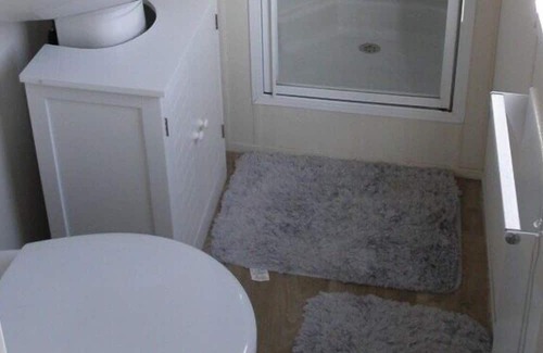 Selsey House | A small comfortable caravan, in a quiet location, with a lovely outside area to relax