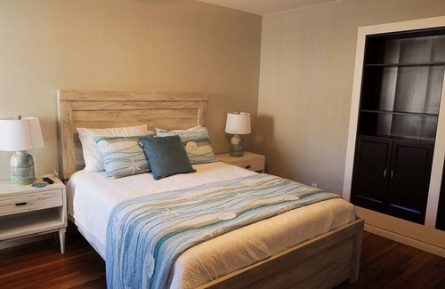 Carlsbad Village Cottage | Sea Glass Cottage in Village - 10 Min Walk to Beach