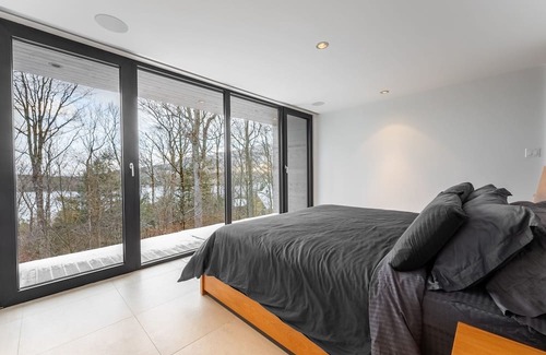 Eastman Ski Chalet | The Binocular | Waterfront | BBQ | Sun deck
