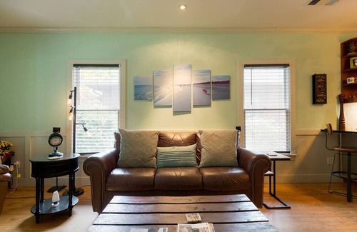 Westside Cottage | Cozy Midtown Atlanta Cottage