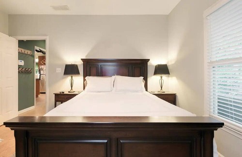 Westside Cottage | Cozy Midtown Atlanta Cottage