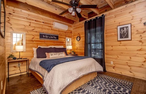 Newnata Cabin | Gorgeous Lakefront Cabin - Full Amenities