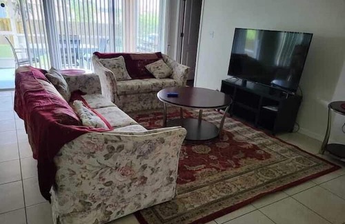 Harris Apartment | 4 Bedroom 764356 by Houzlet