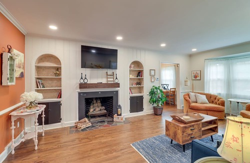 Farmington House | Charming Farmington Home < 1 Mi to Downtown!