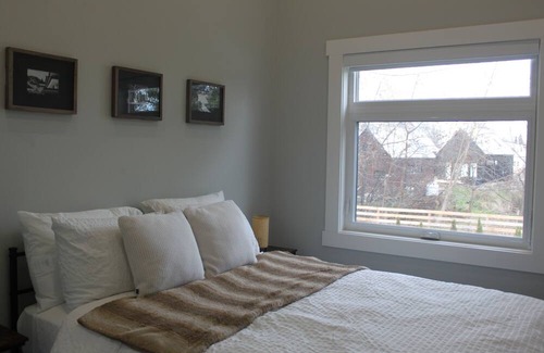 Consecon House | New, open concept home w/hot tub in PEC