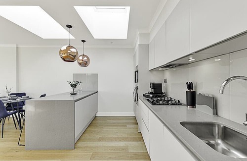 Syon Apartment | Penthouse Apartment In Brentford