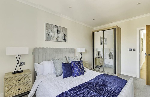 Syon Apartment | Penthouse Apartment In Brentford