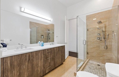 Cedars Apartment | Luxurious Dallas Apartment - Downtown