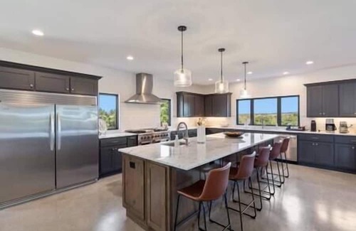 La Grange House | La Grange Modern Farmhouse, breathtaking views!