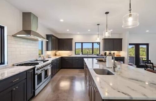 La Grange House | La Grange Modern Farmhouse, breathtaking views!