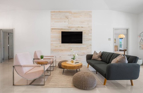 Rotonda Lakes House | Contemporary Single-Family Home Located in Rotonda Lakes.20min to Boca Grande!