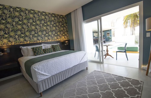 Tibau do Sul Bed & Breakfast | Luxury Suite - Lake view, Pool + Jacuzzi