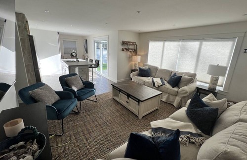Shawnigan Lake House | Shawnigan house with lake access