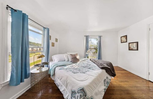 Euclid House | Serene 3 bedroom 1 bath house