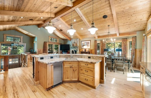 McKinney Estates House | Emerald Retreat - 3 BR w/Hot Tub, Pool Table & Wooded Views