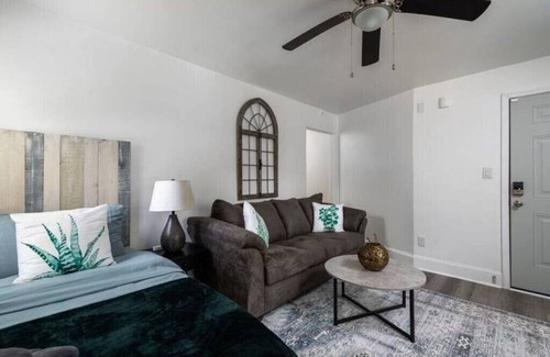 Greensboro Apartment | Ideal for Long term stays!