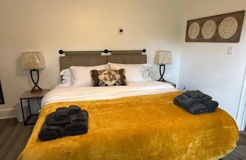 Glendale Hills Apartment | Perfect for long term stays!