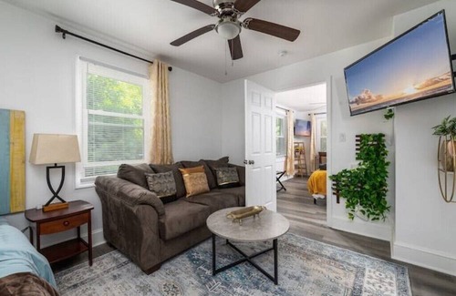 Glendale Hills Apartment | Perfect for long term stays!