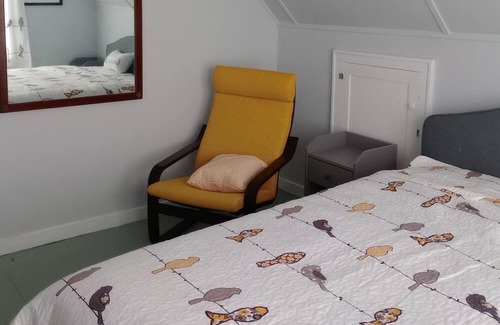 Honesdale House | Grove Cottage, a Cozy Cape Cod, 3/4 mi to Honesdale. Cat-friendly. BBQ. Parking.