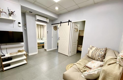 Tsim Sha Tsui Apartment | CozyStay 10pax Bohemia apartment at City Center!!