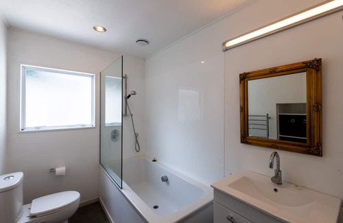 Herne Bay House | Location! Great holiday getaway near the city