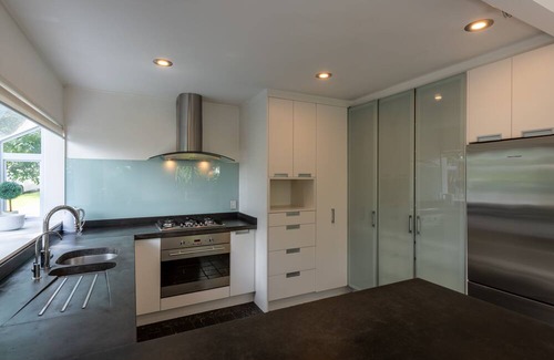 Herne Bay House | Location! Great holiday getaway near the city