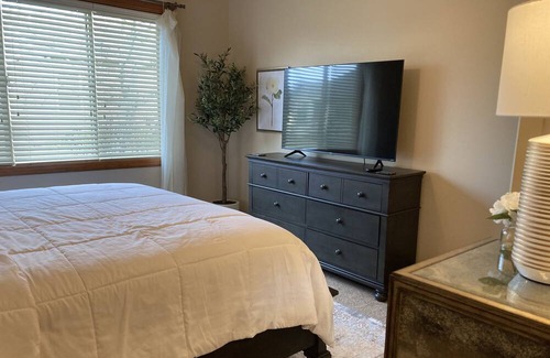 West End House | 3 Bed 3 Bath West End Townhome