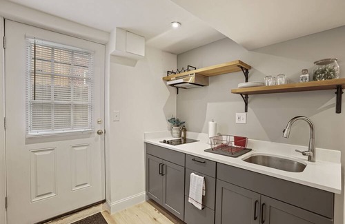 16th Street Heights Apartment | Cozy and modern Basement Apartment in great Washington, DC neighborhood!
