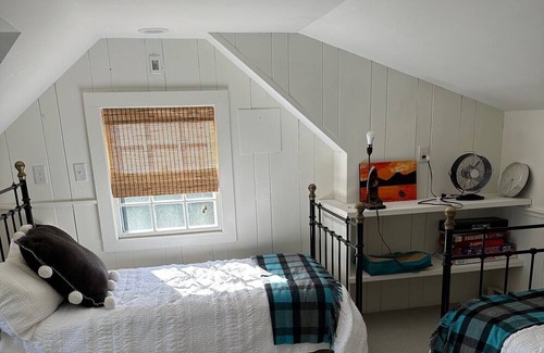 Westport Point House | Charming Cottage on historic Westport Point - Minutes to Beaches and Town!