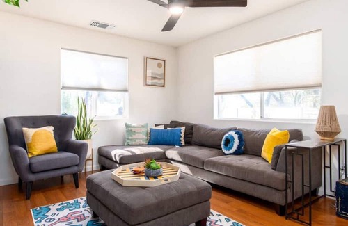 Diamond Springs House | Koi on Toyan | Fire Pit, Walk to Brewery, Traeger