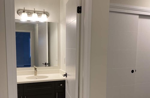 Kitchener House | Spacious rooms near conestoga college