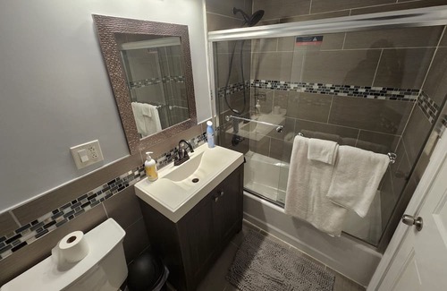Hempstead House | Grandiosely Pleasant Suite