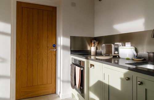 Offham Apartment | The Studio - a peaceful light filled space in the heart of the South Downs
