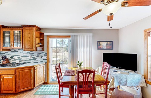 Tower Heights Cottage | Vintage Route 66 cottage with deck, views, yard games - near downtown