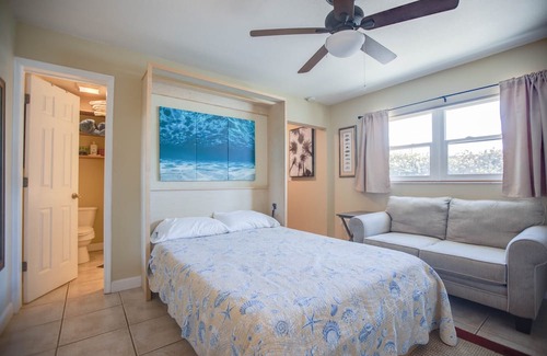 Sorrento Shores Apartment | Captains suite with swimming pool